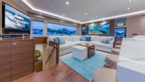 Mucho Gusto, Horizon Powercat 65 salon